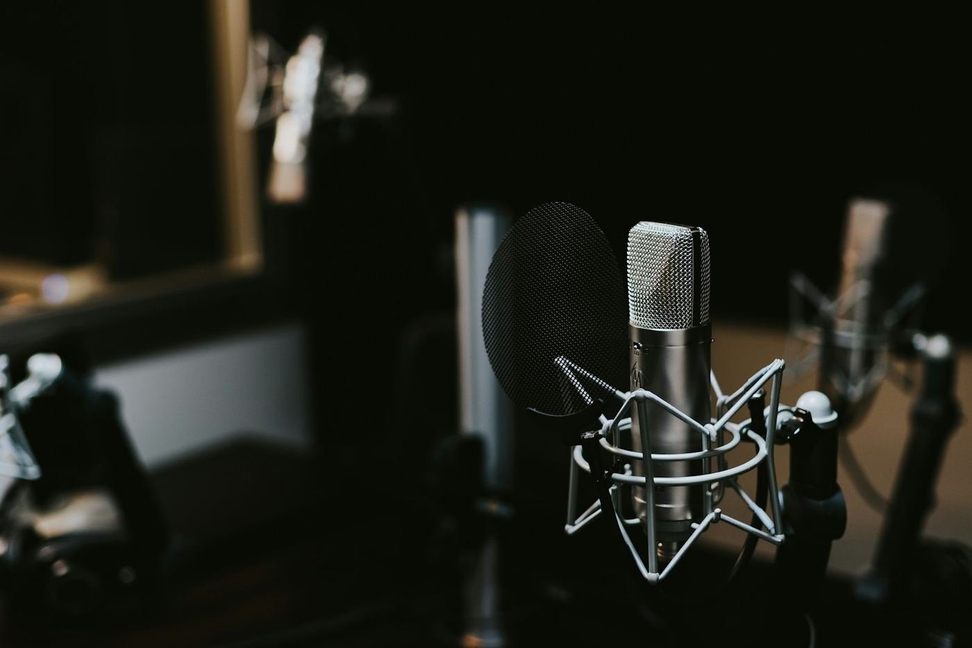 Best microphone for interviews under a tight budget: what I would actually do